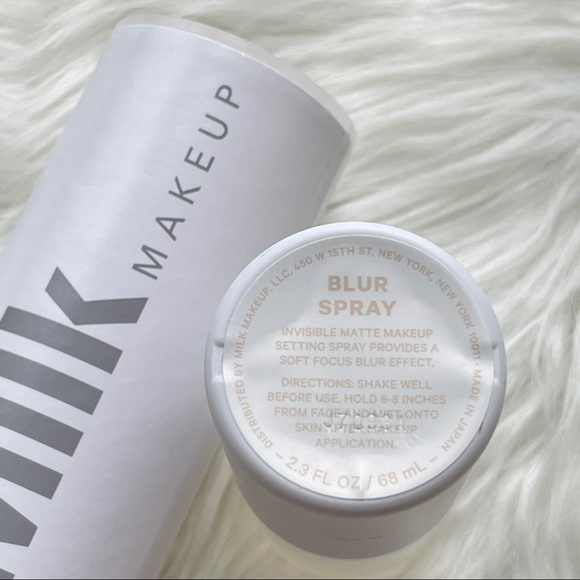 Milk Makeup Blur Spray Weightless Mattifying - Picture 2 of 3